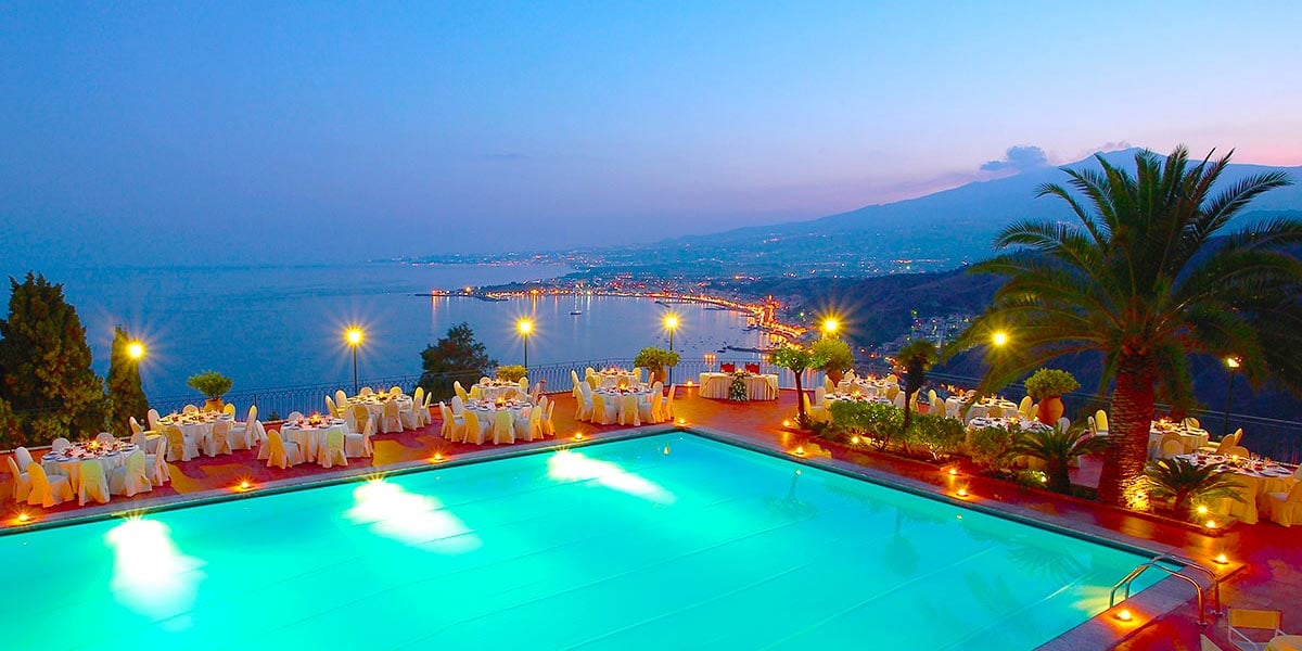 Poolside Dinner Setup With View of Mount Etna and Ocean, Matrimoni, Hotel Villa Diodoro, Prestigious Venues, V2