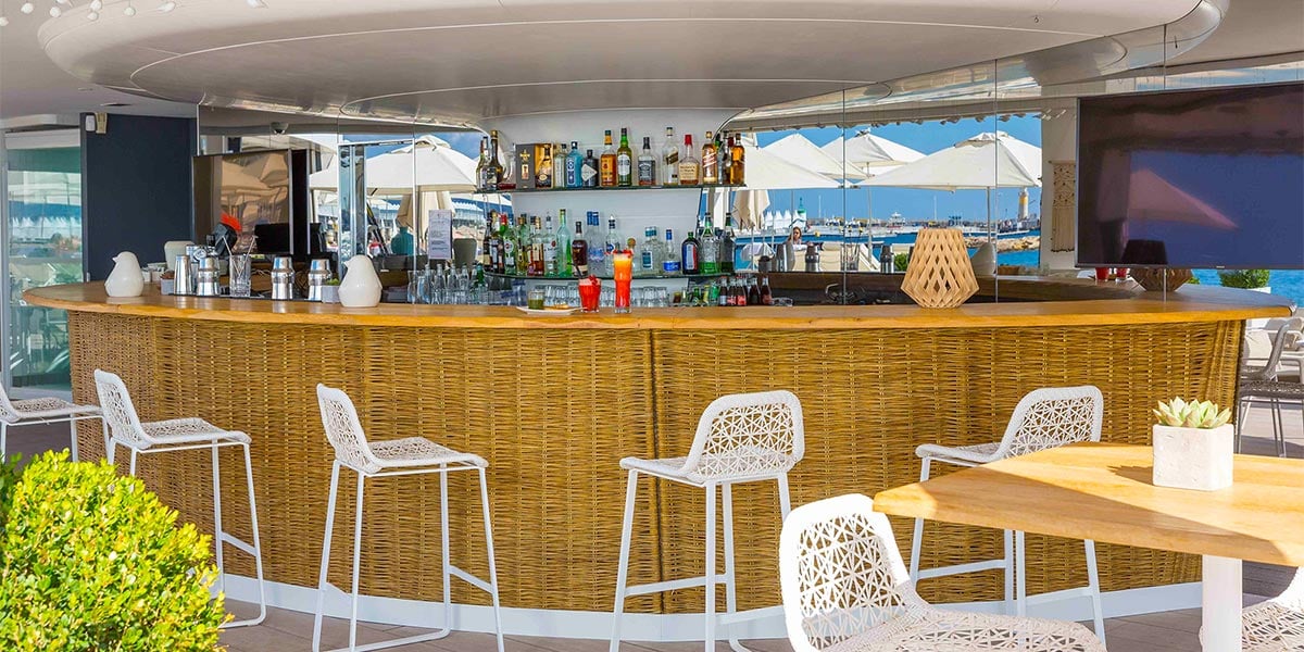 Outdoor Bar Hotel, Barriere Le Majestic Cannes, Prestigious Venues